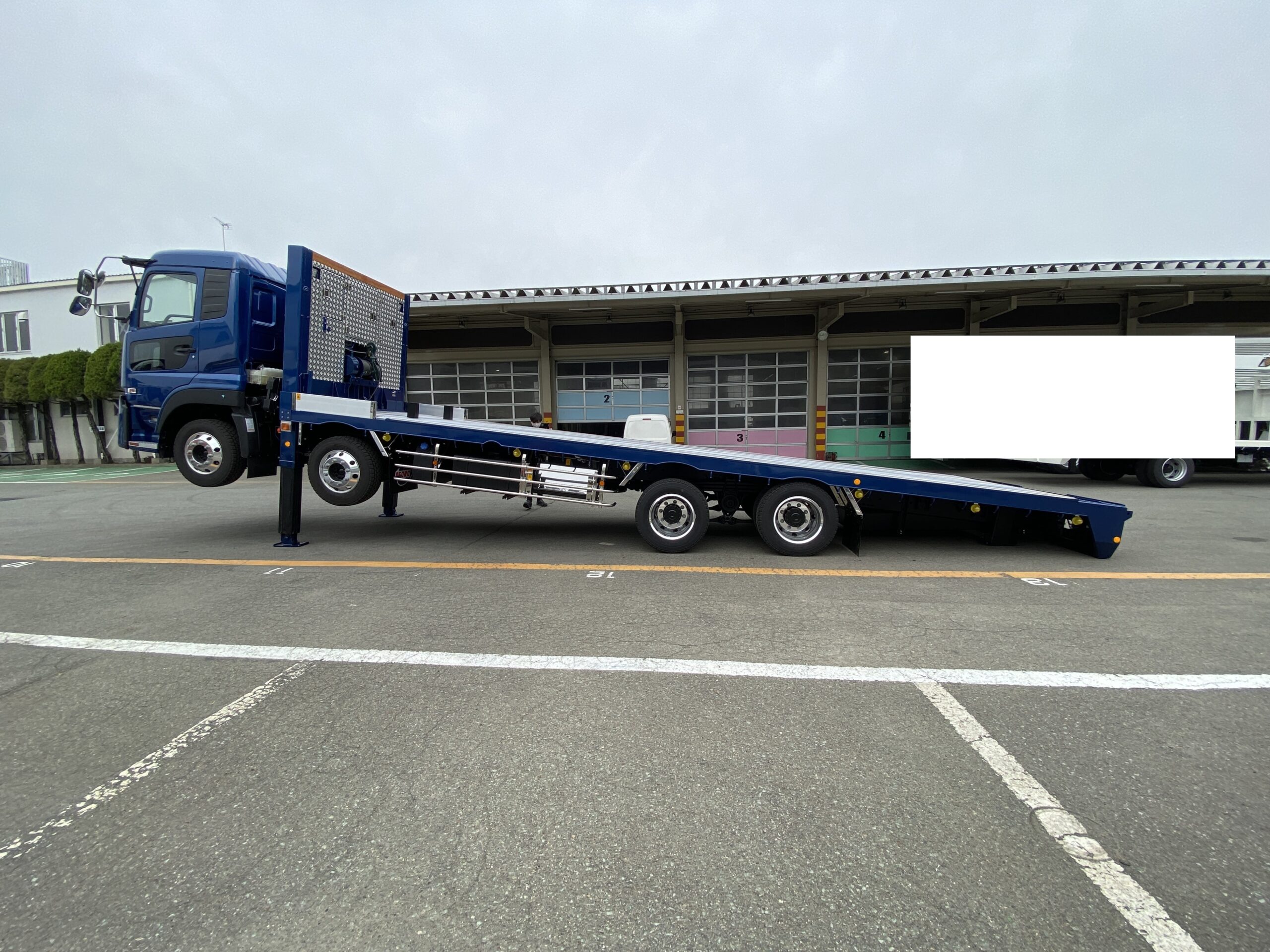 大型重機運搬車 納車実績のご報告 株式会社いそのボデー