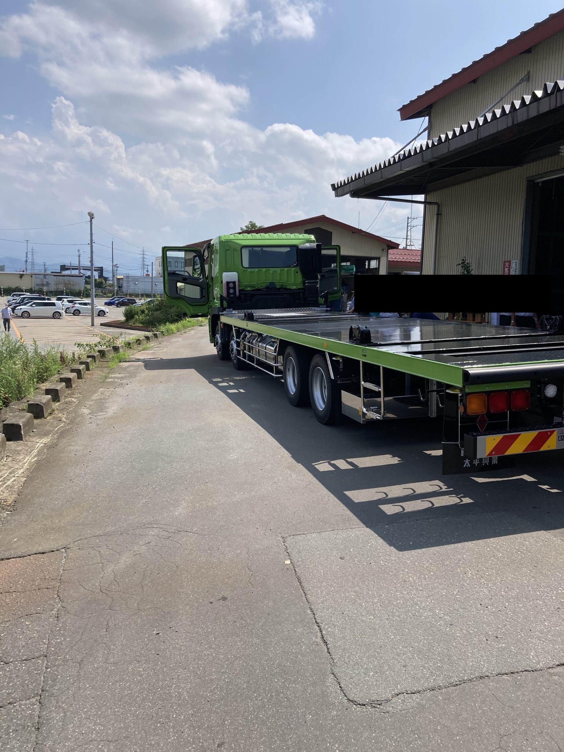実用品☆手押し車! 牽引車 !運送車! 実心タイヤ 積載量が大きい ...
